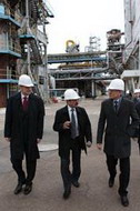 президент республики башкортостан рустэм хамитов ознакомился с работой нефтеперерабатывающего комплекса оао анк «башнефть»